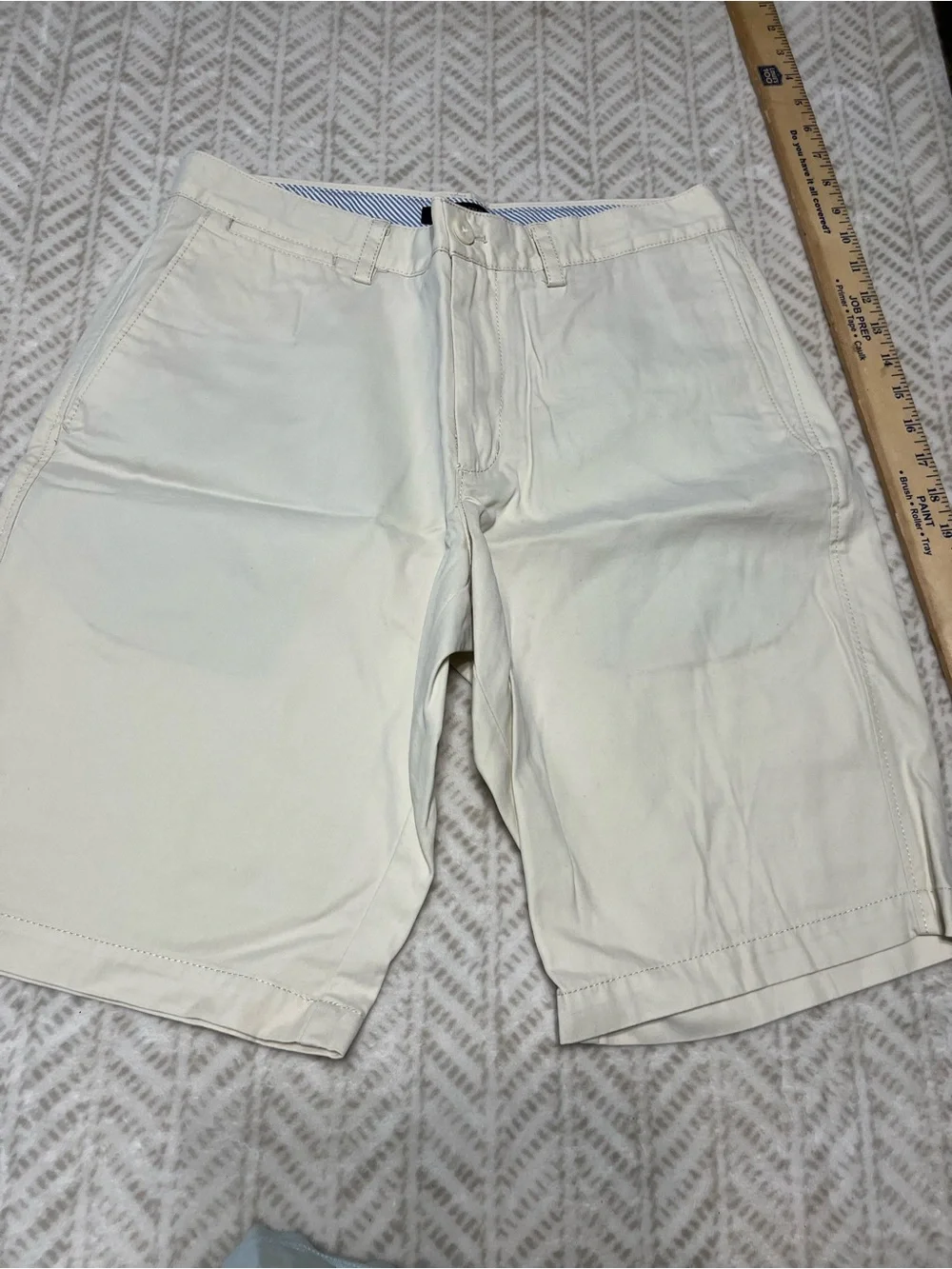 Banana Republic Cream Flat Front Men’s Shorts 30